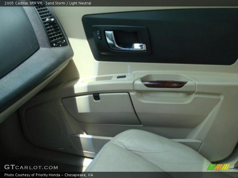 Sand Storm / Light Neutral 2005 Cadillac SRX V6