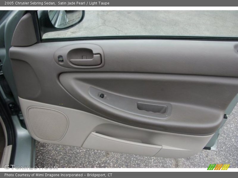 Door Panel of 2005 Sebring Sedan