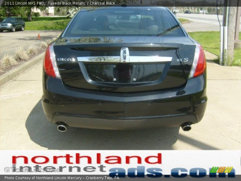 Tuxedo Black Metallic / Charcoal Black 2011 Lincoln MKS FWD