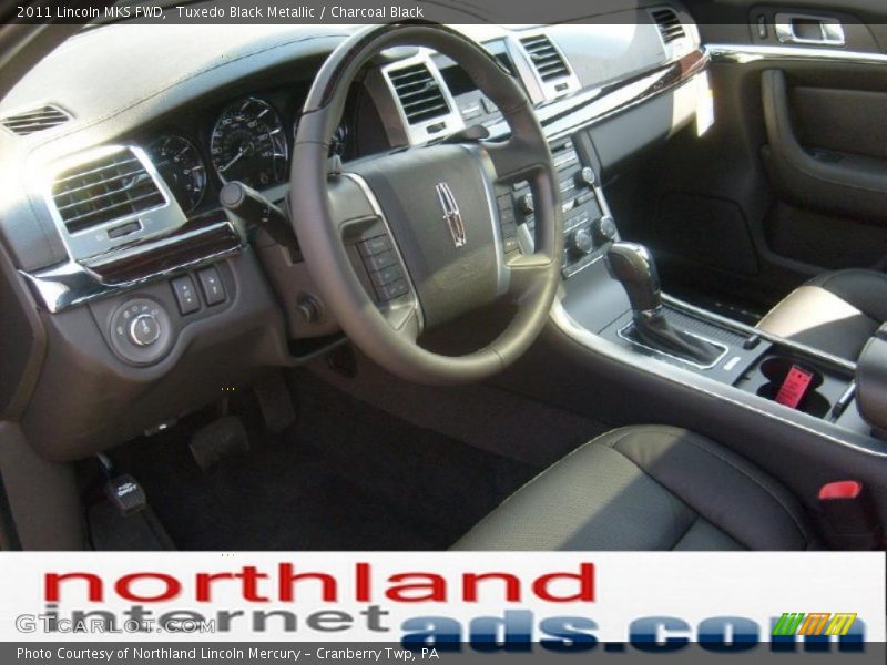 Tuxedo Black Metallic / Charcoal Black 2011 Lincoln MKS FWD