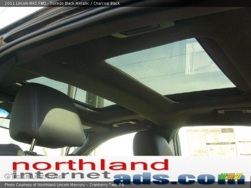 Tuxedo Black Metallic / Charcoal Black 2011 Lincoln MKS FWD