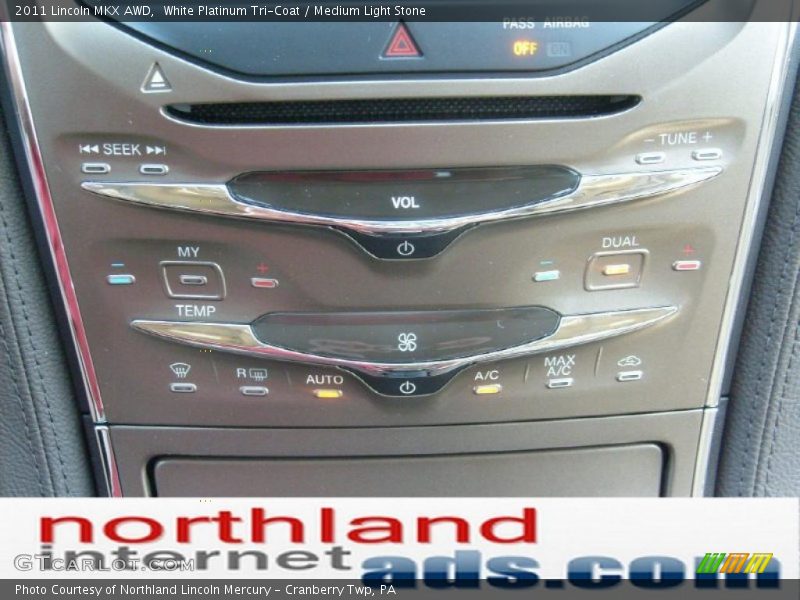 White Platinum Tri-Coat / Medium Light Stone 2011 Lincoln MKX AWD