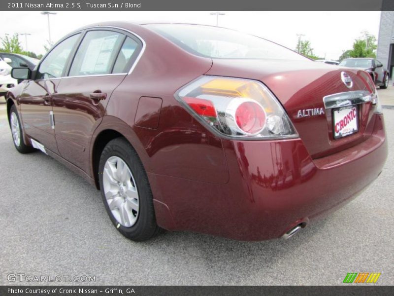 Tuscan Sun / Blond 2011 Nissan Altima 2.5 S