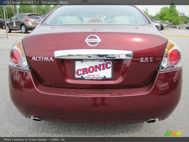 Tuscan Sun / Blond 2011 Nissan Altima 2.5 S