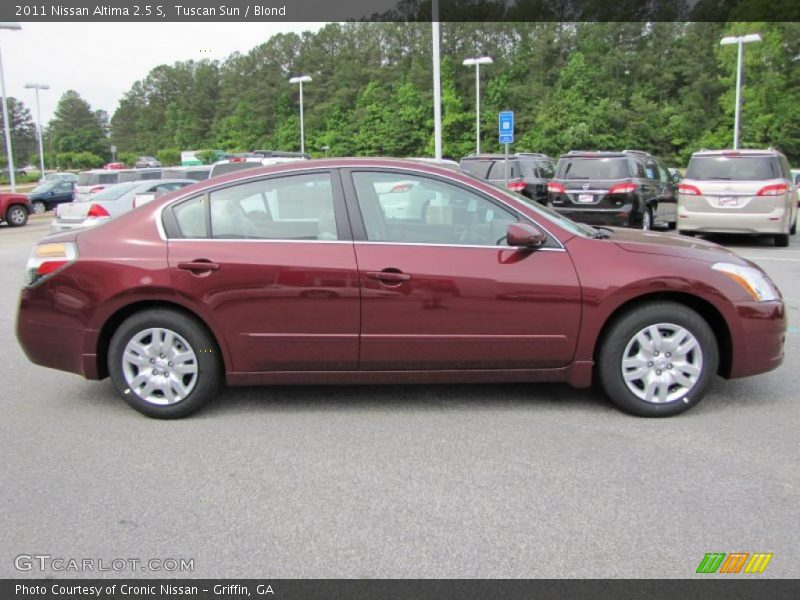 Tuscan Sun / Blond 2011 Nissan Altima 2.5 S