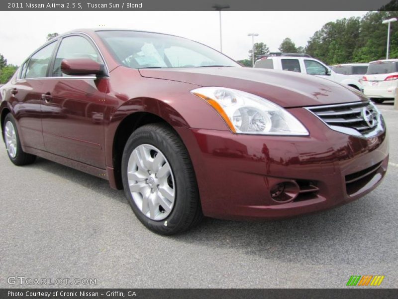 Tuscan Sun / Blond 2011 Nissan Altima 2.5 S