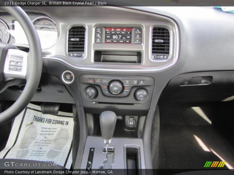 Brilliant Black Crystal Pearl / Black 2011 Dodge Charger SE