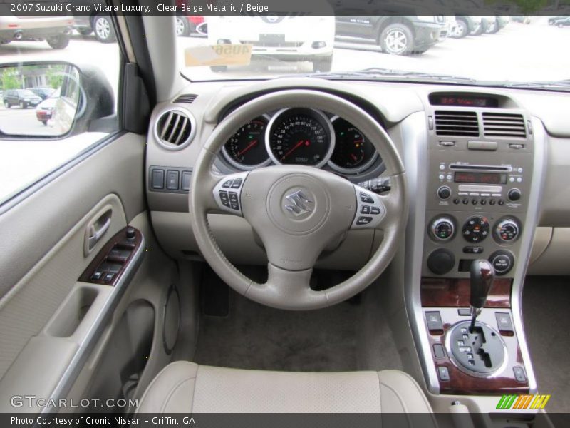 Dashboard of 2007 Grand Vitara Luxury