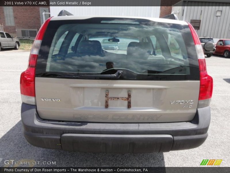 Ash Gold Metallic / Beige 2001 Volvo V70 XC AWD