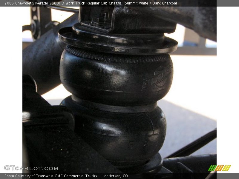Summit White / Dark Charcoal 2005 Chevrolet Silverado 2500HD Work Truck Regular Cab Chassis
