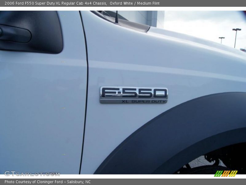  2006 F550 Super Duty XL Regular Cab 4x4 Chassis Logo