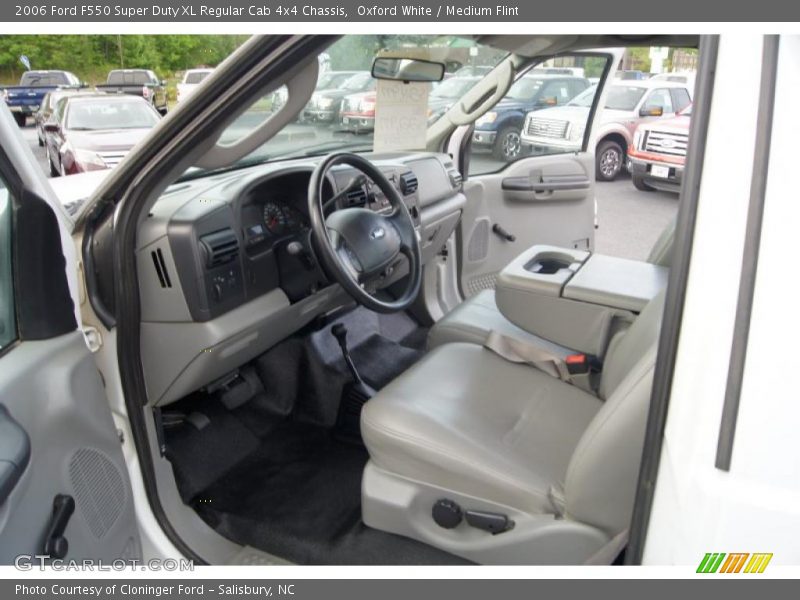  2006 F550 Super Duty XL Regular Cab 4x4 Chassis Medium Flint Interior