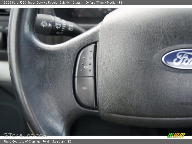Controls of 2006 F550 Super Duty XL Regular Cab 4x4 Chassis