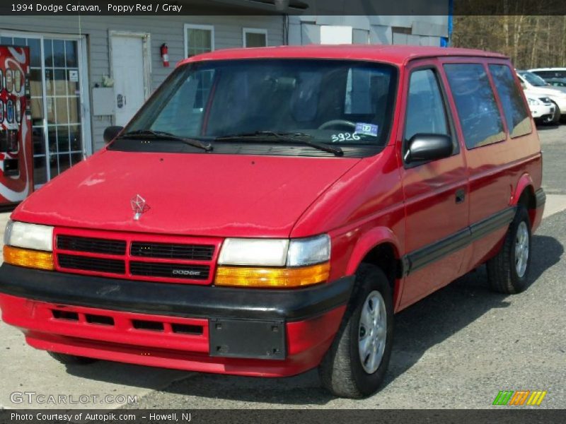 Front 3/4 View of 1994 Caravan 