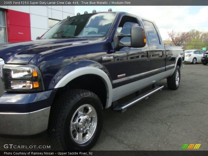 True Blue Metallic / Medium Flint 2005 Ford F250 Super Duty Lariat Crew Cab 4x4
