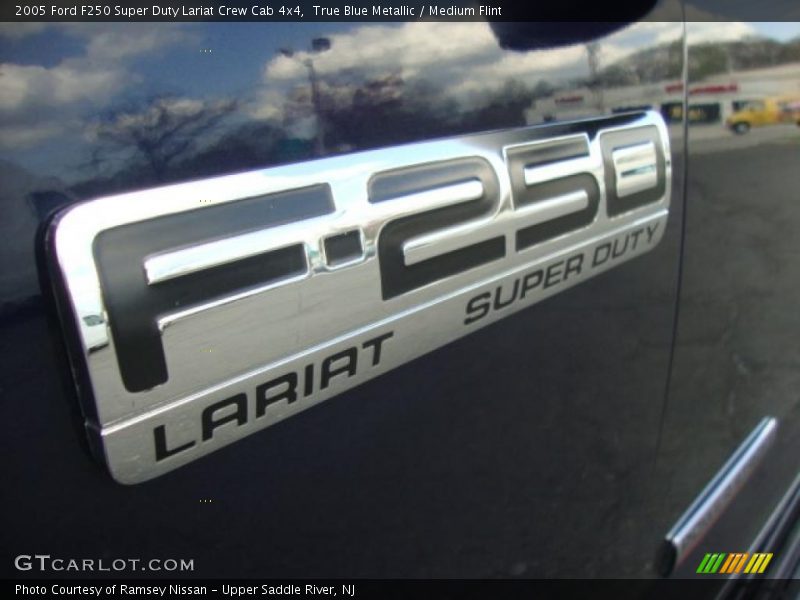 True Blue Metallic / Medium Flint 2005 Ford F250 Super Duty Lariat Crew Cab 4x4