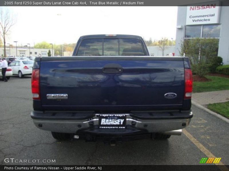 True Blue Metallic / Medium Flint 2005 Ford F250 Super Duty Lariat Crew Cab 4x4