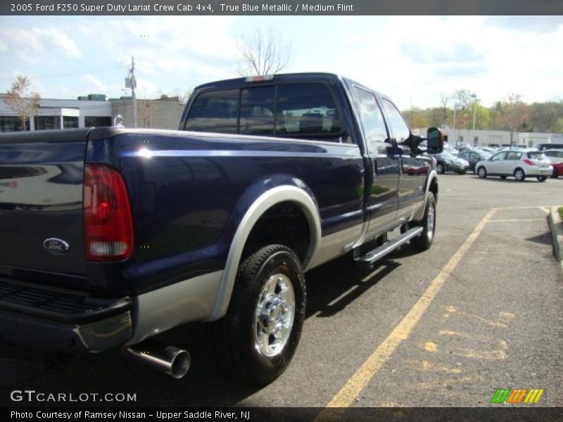 True Blue Metallic / Medium Flint 2005 Ford F250 Super Duty Lariat Crew Cab 4x4