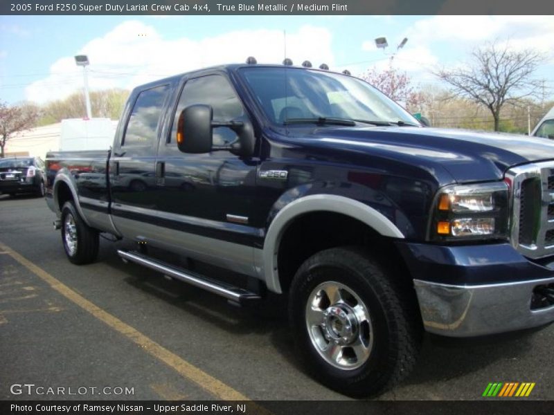 True Blue Metallic / Medium Flint 2005 Ford F250 Super Duty Lariat Crew Cab 4x4