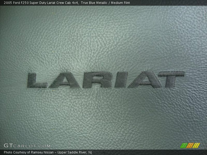 True Blue Metallic / Medium Flint 2005 Ford F250 Super Duty Lariat Crew Cab 4x4