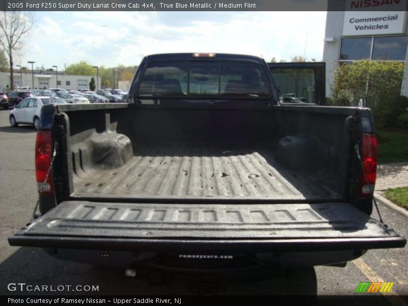 True Blue Metallic / Medium Flint 2005 Ford F250 Super Duty Lariat Crew Cab 4x4