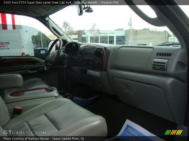 True Blue Metallic / Medium Flint 2005 Ford F250 Super Duty Lariat Crew Cab 4x4