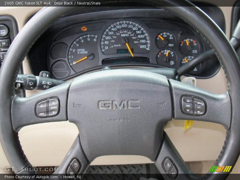 Onyx Black / Neutral/Shale 2005 GMC Yukon SLT 4x4