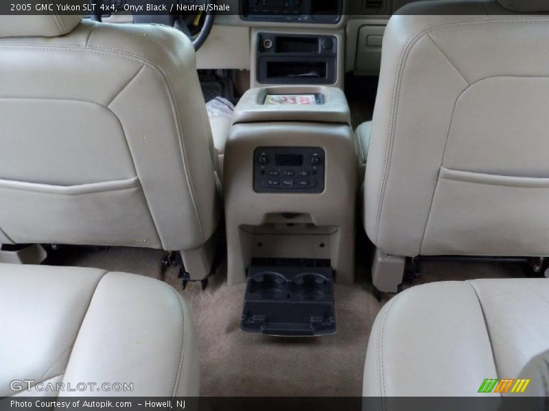 Onyx Black / Neutral/Shale 2005 GMC Yukon SLT 4x4