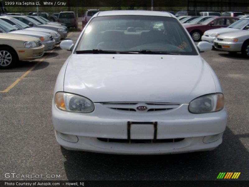 White / Gray 1999 Kia Sephia LS