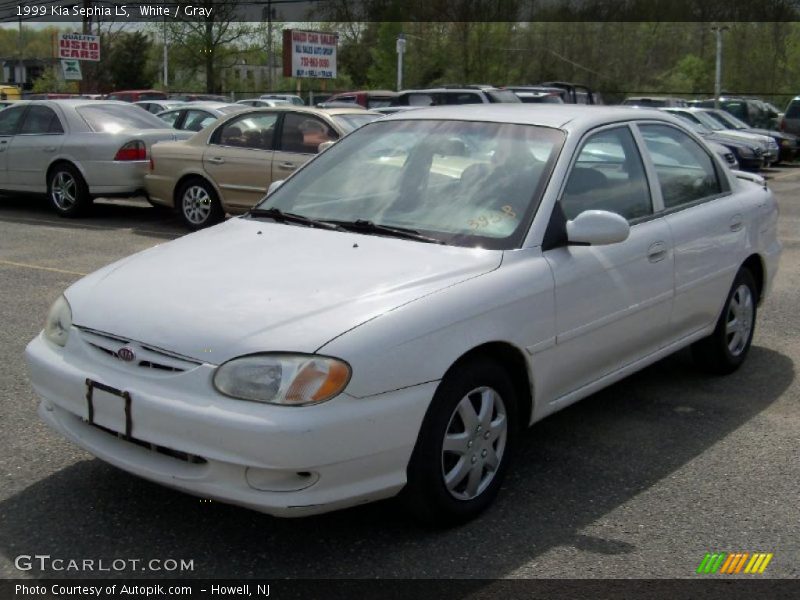 White / Gray 1999 Kia Sephia LS