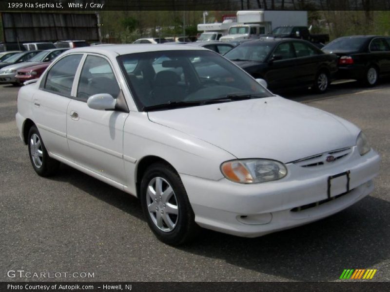 White / Gray 1999 Kia Sephia LS