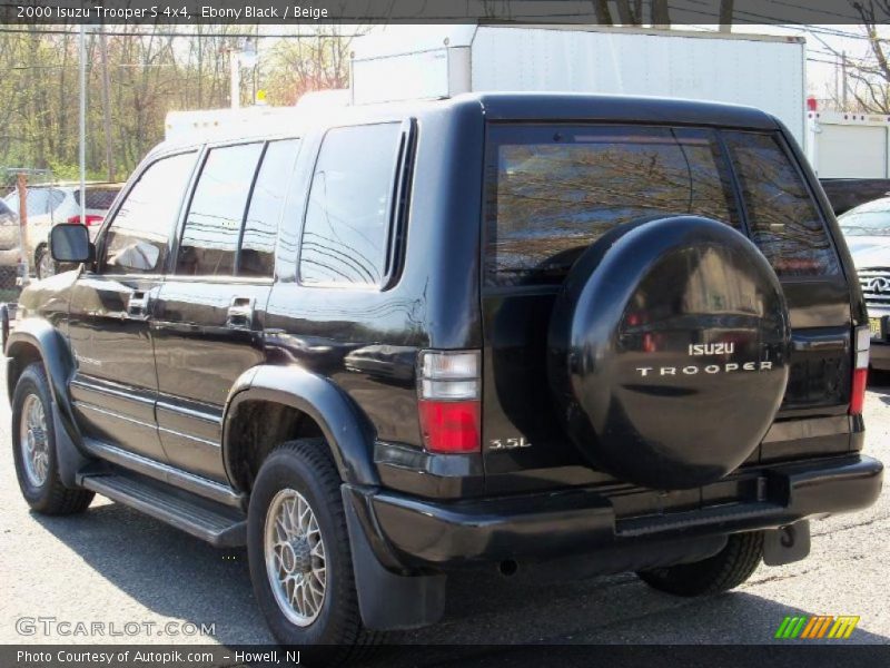 Ebony Black / Beige 2000 Isuzu Trooper S 4x4