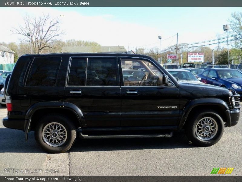 Ebony Black / Beige 2000 Isuzu Trooper S 4x4