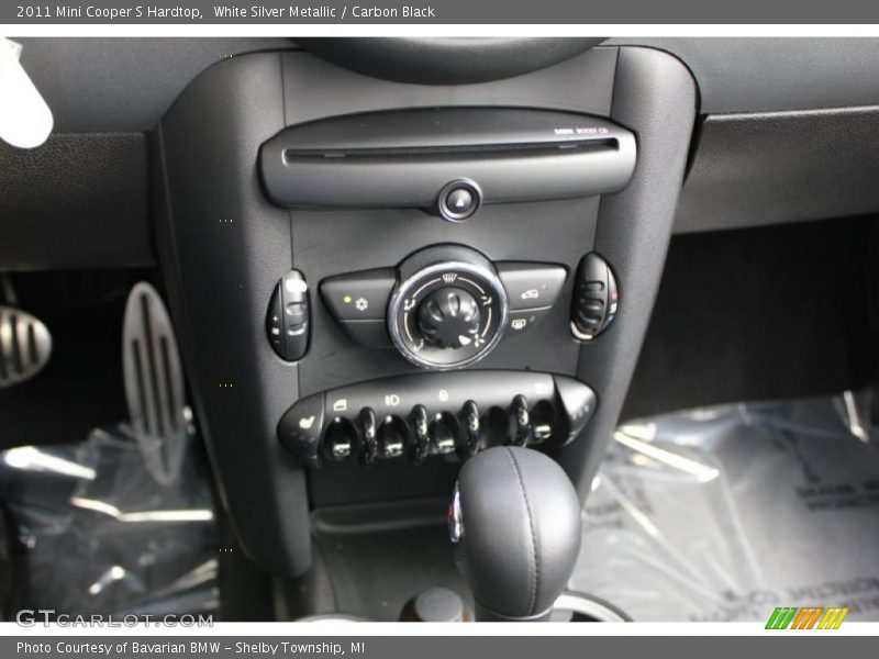 White Silver Metallic / Carbon Black 2011 Mini Cooper S Hardtop