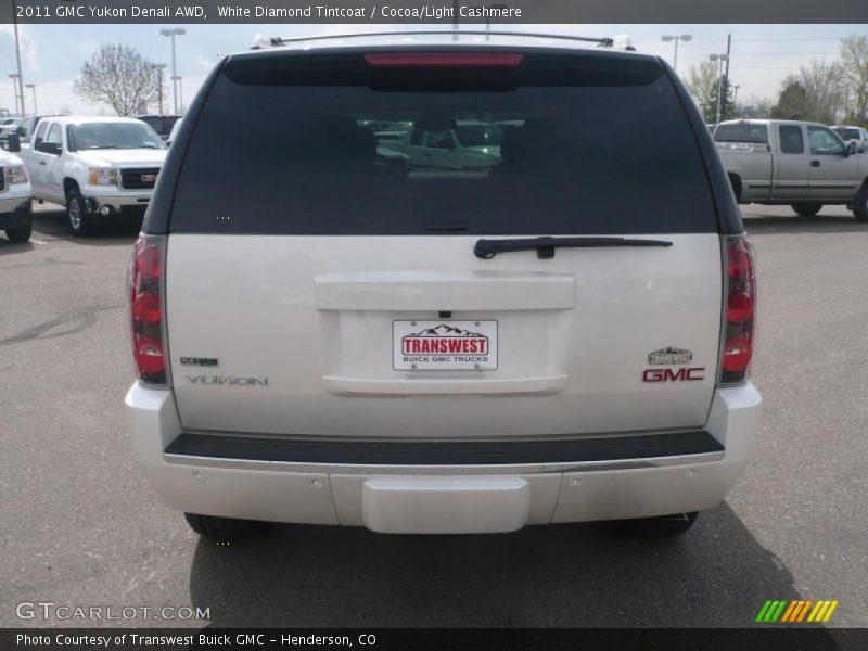 White Diamond Tintcoat / Cocoa/Light Cashmere 2011 GMC Yukon Denali AWD