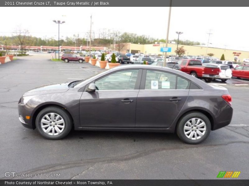 Taupe Gray Metallic / Jet Black 2011 Chevrolet Cruze LT