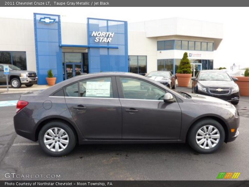 Taupe Gray Metallic / Jet Black 2011 Chevrolet Cruze LT