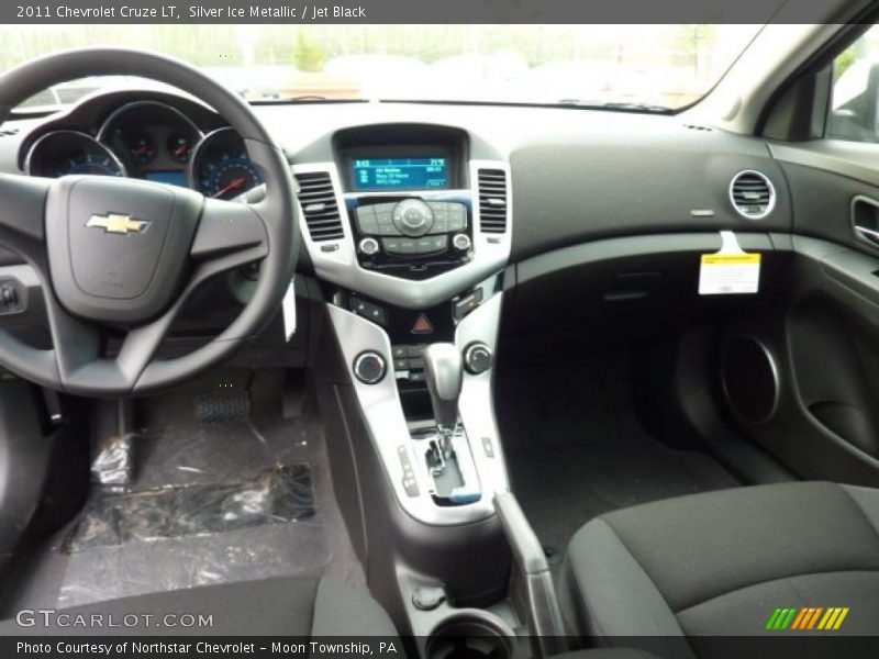 Silver Ice Metallic / Jet Black 2011 Chevrolet Cruze LT