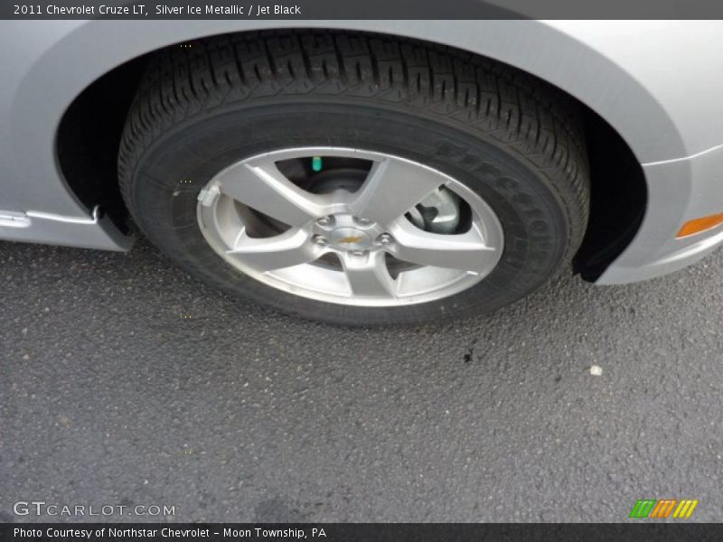 Silver Ice Metallic / Jet Black 2011 Chevrolet Cruze LT