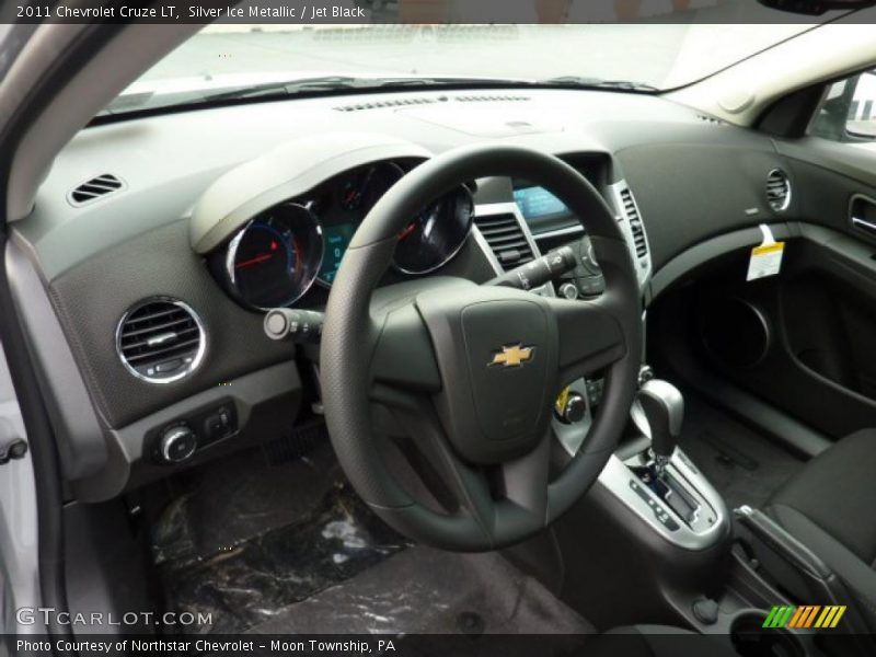 Silver Ice Metallic / Jet Black 2011 Chevrolet Cruze LT
