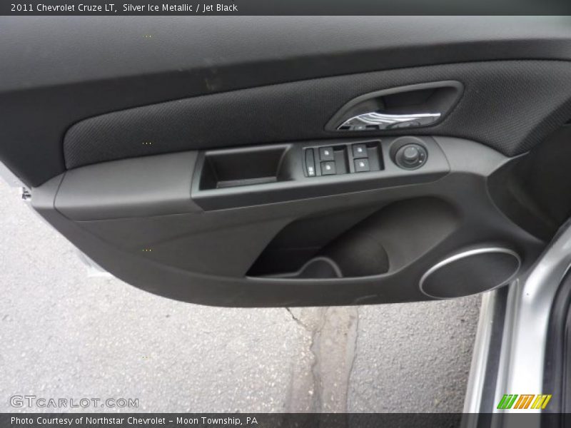 Silver Ice Metallic / Jet Black 2011 Chevrolet Cruze LT