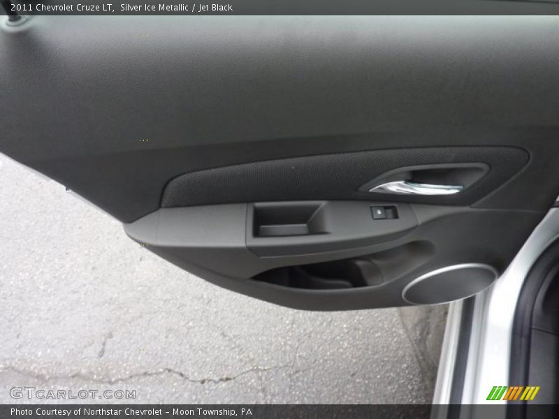 Silver Ice Metallic / Jet Black 2011 Chevrolet Cruze LT