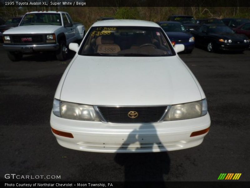 Super White / Beige 1995 Toyota Avalon XL