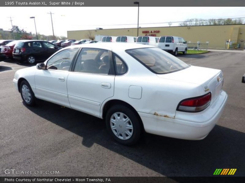 Super White / Beige 1995 Toyota Avalon XL