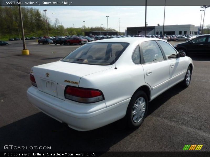 Super White / Beige 1995 Toyota Avalon XL