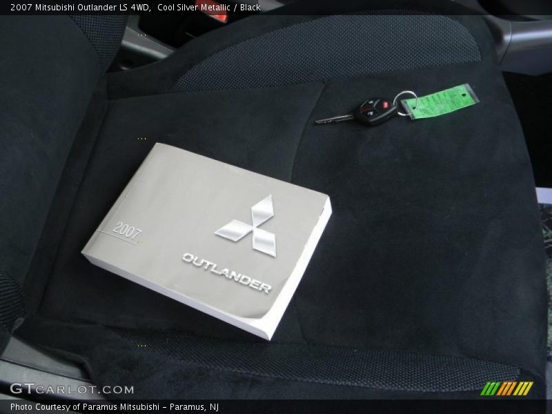 Cool Silver Metallic / Black 2007 Mitsubishi Outlander LS 4WD
