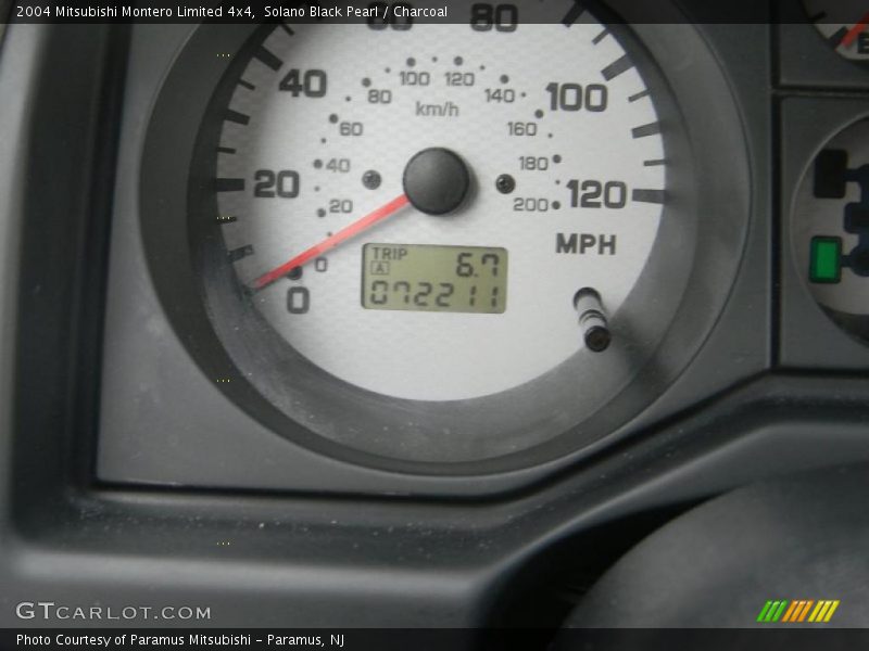 Solano Black Pearl / Charcoal 2004 Mitsubishi Montero Limited 4x4