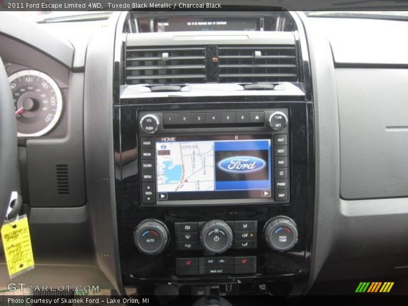 Tuxedo Black Metallic / Charcoal Black 2011 Ford Escape Limited 4WD