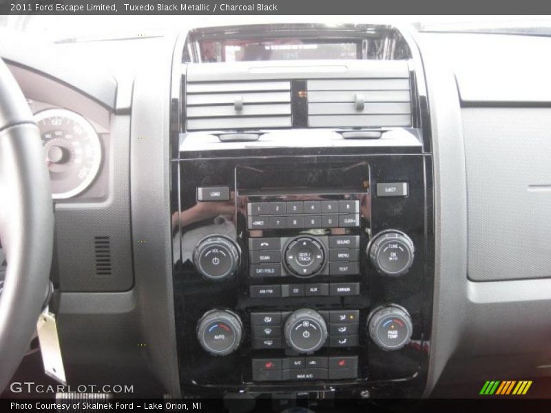 Tuxedo Black Metallic / Charcoal Black 2011 Ford Escape Limited