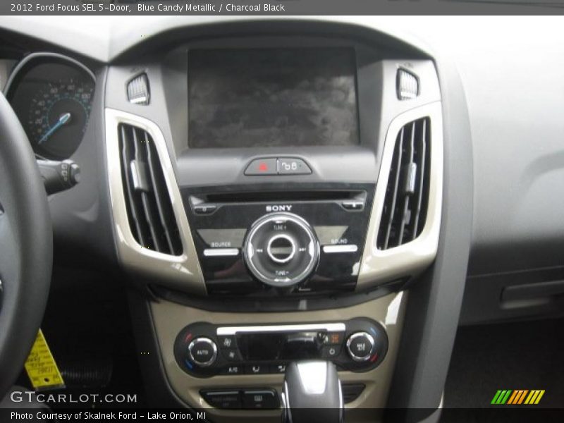 Controls of 2012 Focus SEL 5-Door